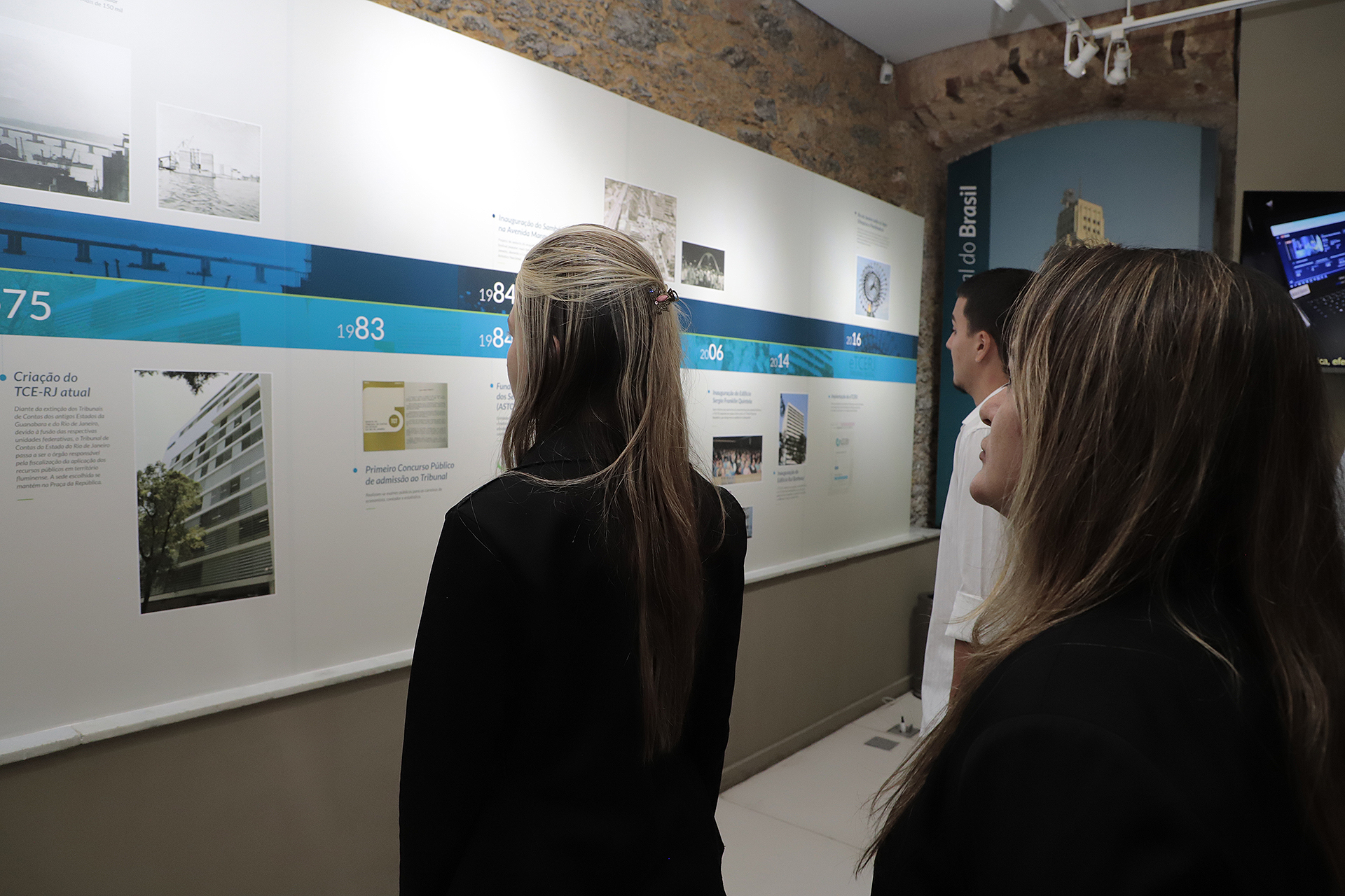 Registro da exposição 130 Anos de História do TCE-RJ